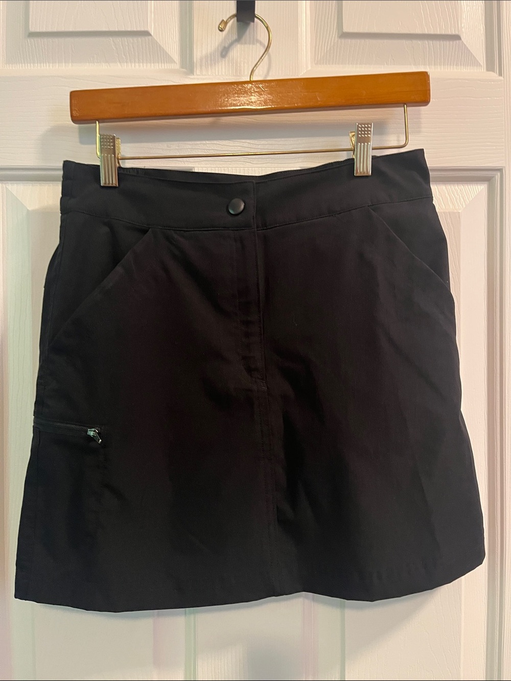 Black Women's Skort with Side Zip Pocket